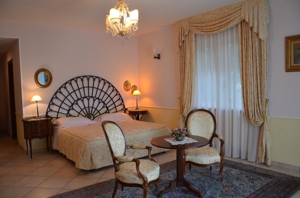 Bed And Breakfast El Dueno Palinuro Værelse billede